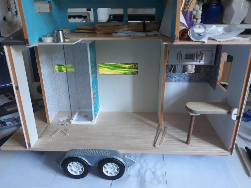 Barbie Puppenhaus umbauen